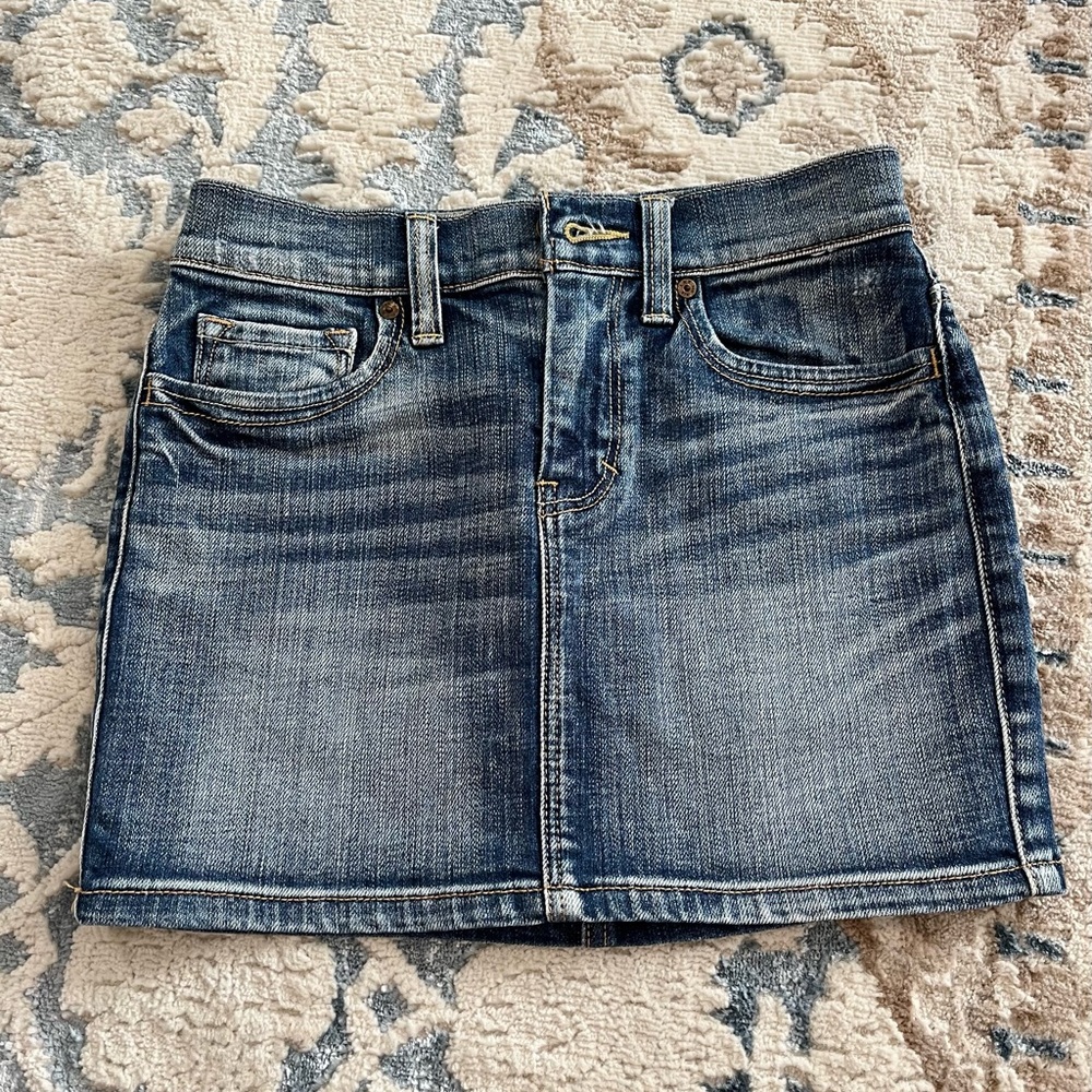 Like New ✨ Abercrombie & Fitch Blue Denim Mini Skirt Size 00